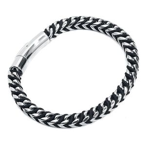 Viper Armband aus Nylon und Chirurgenstahl Schwarzes und silbernes Armband aus Nylon und Chirurgenstahl auf weißem Hintergrund