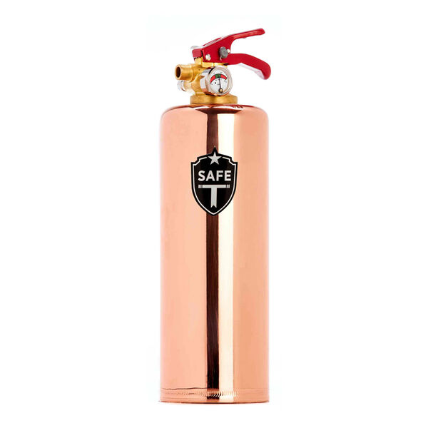 Extintor de color cobre con mango rojo sobre fondo blanco