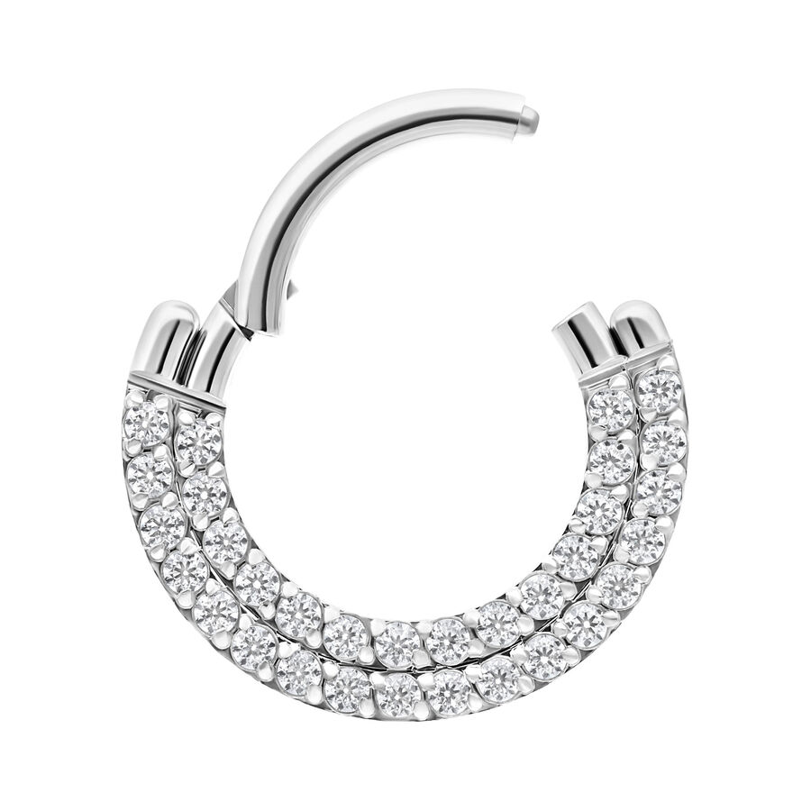 Anello piercing argento con doppia fila di cristalli su sfondo bianco