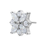 Inserto argento con fiori cristallini su sfondo bianco
