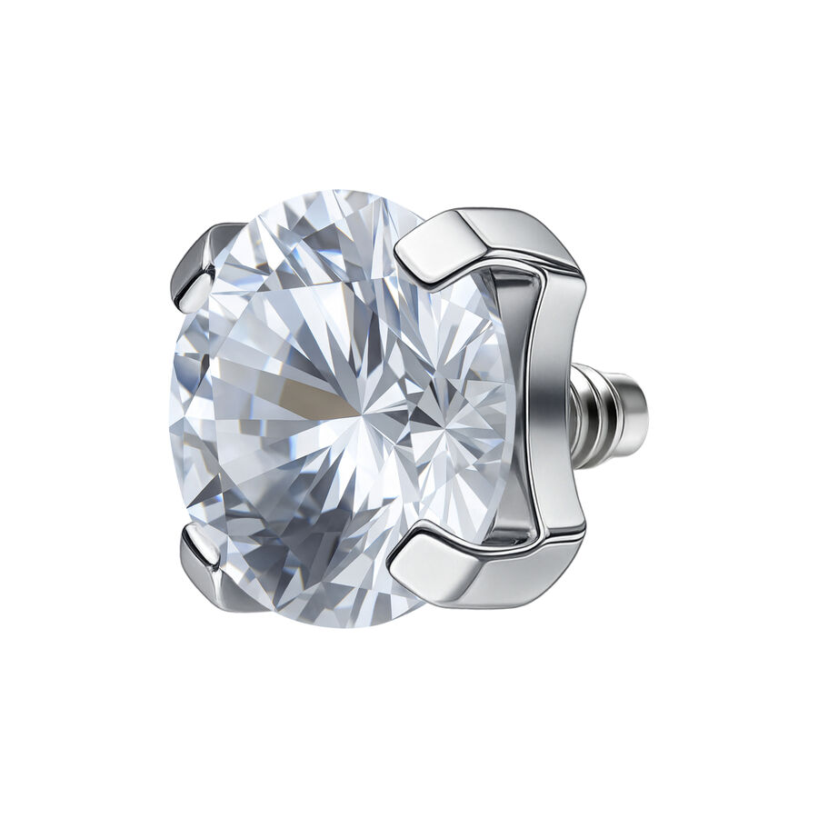 Accesorio de piercing plateado con piedra cristalina sobre fondo blanco