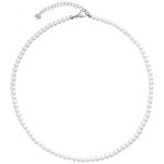 Piccola collana di perle sintetiche in acciaio chirurgico argento su sfondo bianco