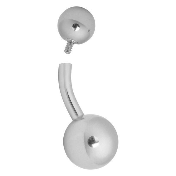 Silbernes Bauchnabelpiercing mit zwei Kugeln auf weißem Hintergrund