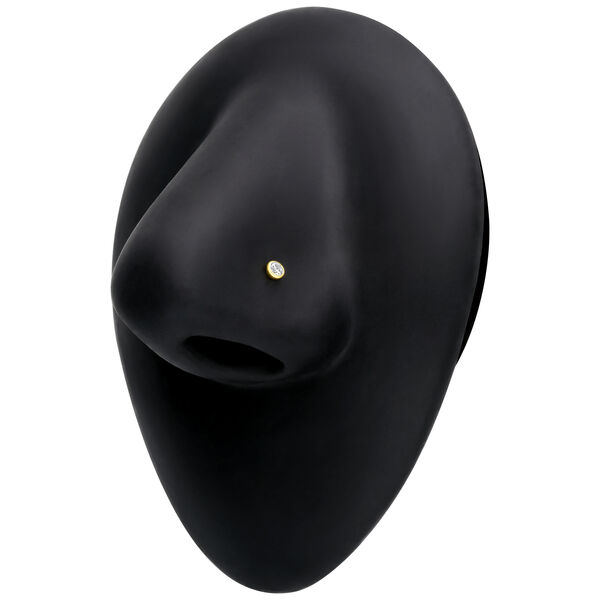 Elegante nasenstecker de oro de 18k con piedra cristalina sobre fondo negro