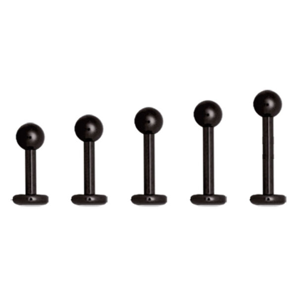 Fünf schwarze Labret Piercings aus Chirurgenstahl auf weißem Hintergrund