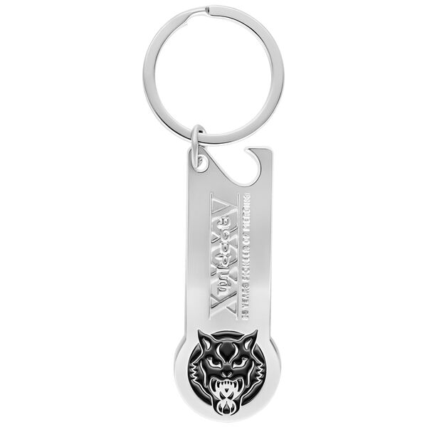 Hopeinen avaimenperä Wildcat-logolla ja pullonavaajalla valkoisella taustalla