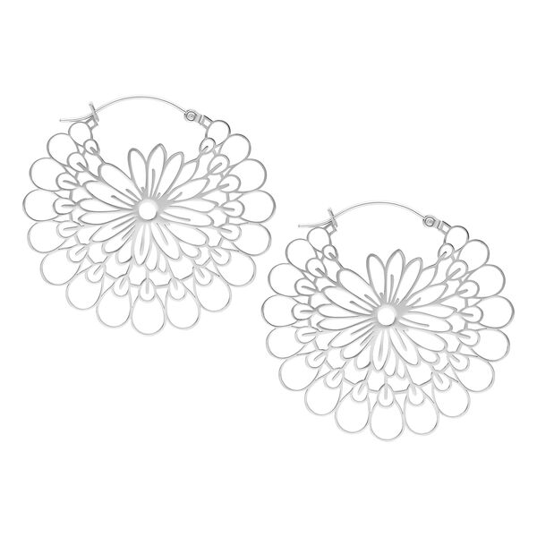 Silberne Daisy Hoops Ohrringe aus Chirurgenstahl auf weißem Hintergrund